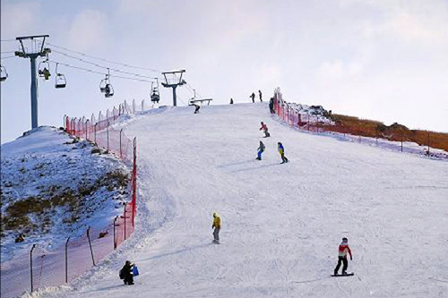 青岛金山滑雪场门票团购仅需180元,享原价360元的【青岛金山滑雪场